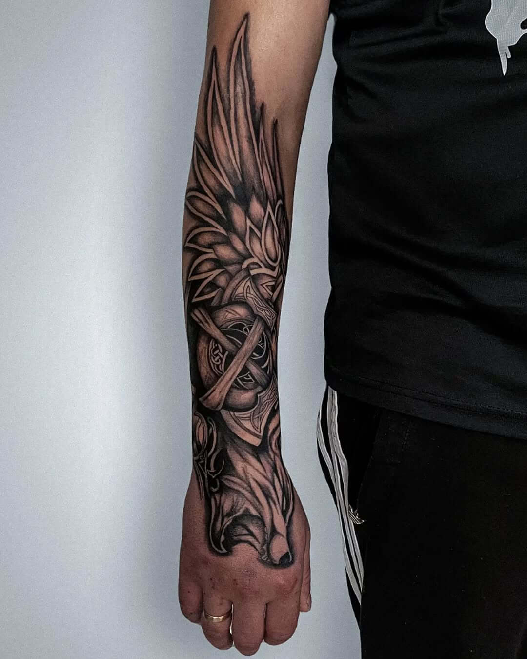 Авторські тату в стилі олдскул: Изображение татуювання, выполненного по олдскул техніці, в тату салоні Горохів, Луцьк, Украина – креативное художнє татуювання с элементами дотворк, неотрад и японського стилю