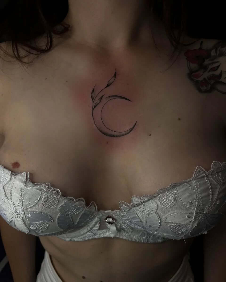 Модне тату з елементами лайнворку: Изображение делікатного татуювання, виконаного в студії в Луцьку, з тонкими лініями, мінімалістичним дизайном та креативними акцентами, що підкреслюють сучасний стиль і індивідуальність – для мешканців Луцька, Ровно, Львова, Івано-Франківська та Чернівців